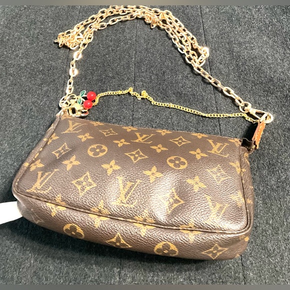 LV✅POCHETTE ACCESORIES AUTHENTIC LOUIS VUITTON - Picture 4 of 11